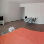 Room Benjamin